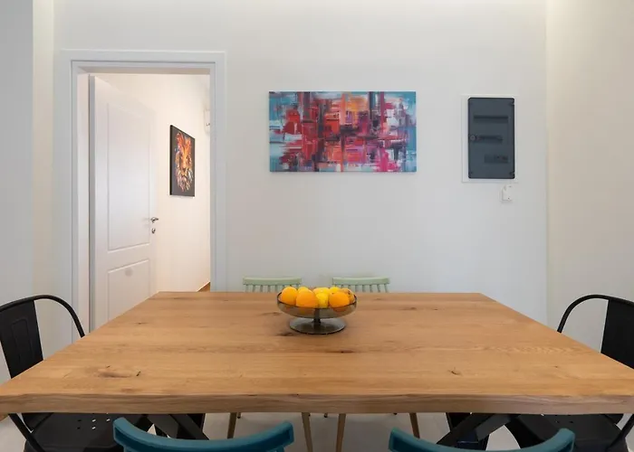 Modern Luxurious Apartment In The Heart Of Athens