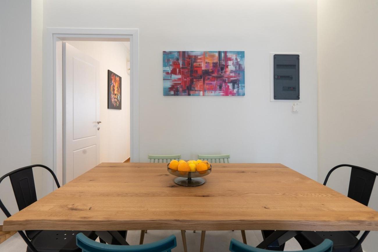 Modern Luxurious In The Heart Of Apartament